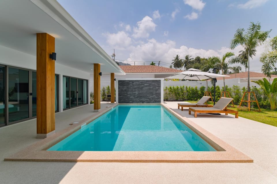 Day, Pool view, Swimming pool, Swimming pool, sunbed