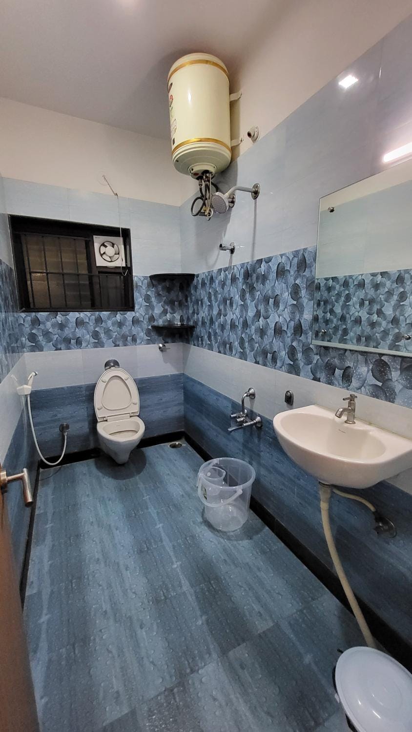 Toilet, Bath