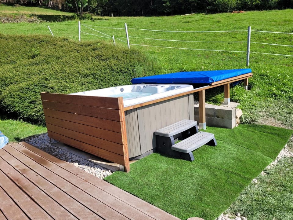 Garden, Hot Tub, Spa and wellness centre/facilities