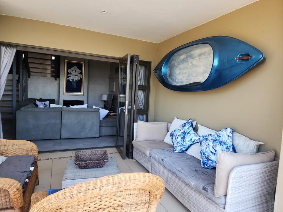 BondMakers Blue Canoe Apartment in Gauteng