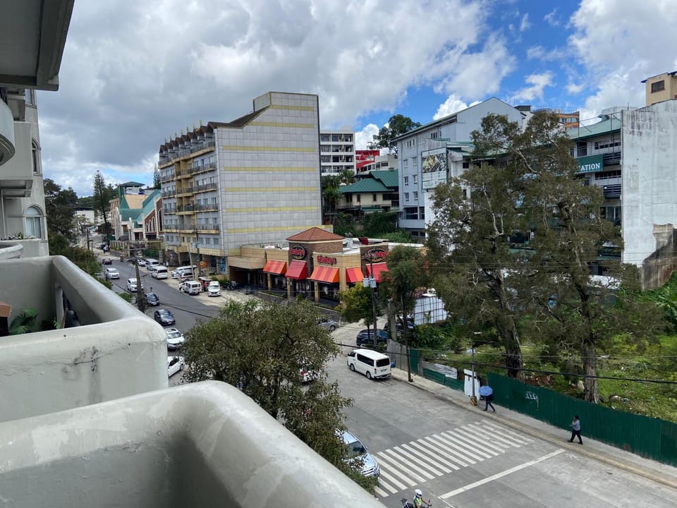 LJ's Burnham Homestay Apartment hotel in Baguio