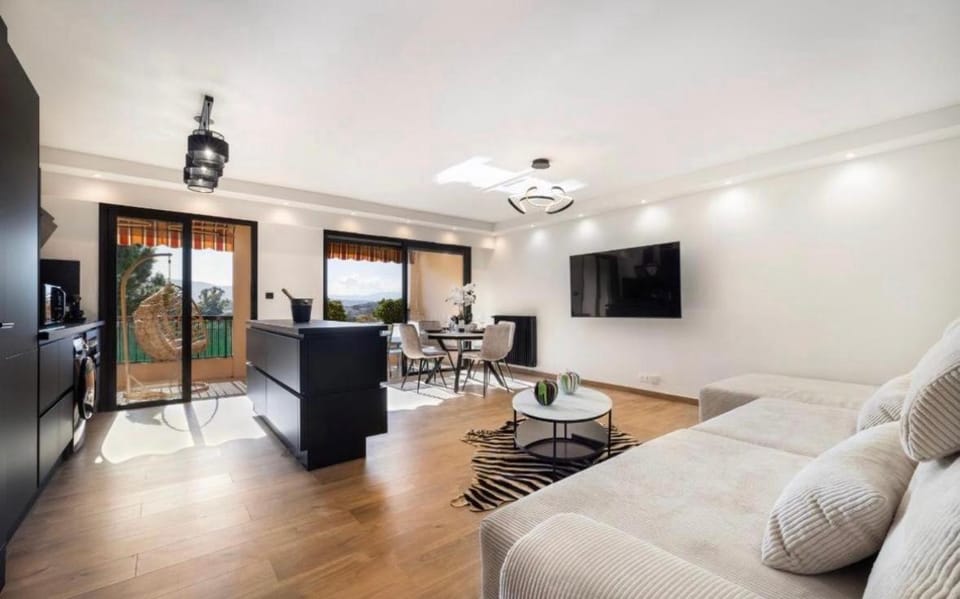 Appartement haut standing - Luxury apartment - Cannes- Croisette- Centre ville- Vue Tennis -Vue Piscine -Parking privé - Terrasse- Plage Apartment in Cannes