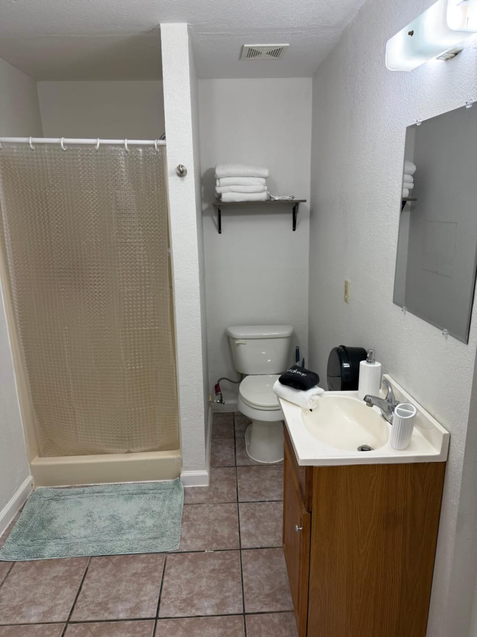 Shower, Toilet, Bathroom, towels