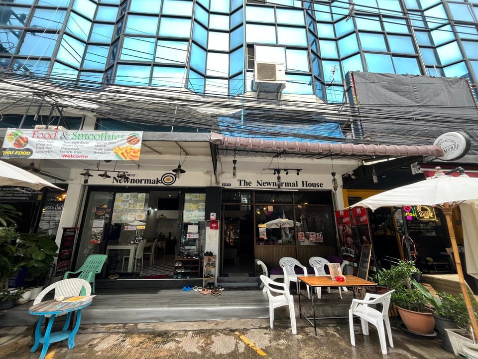 Facade/entrance, Seating area