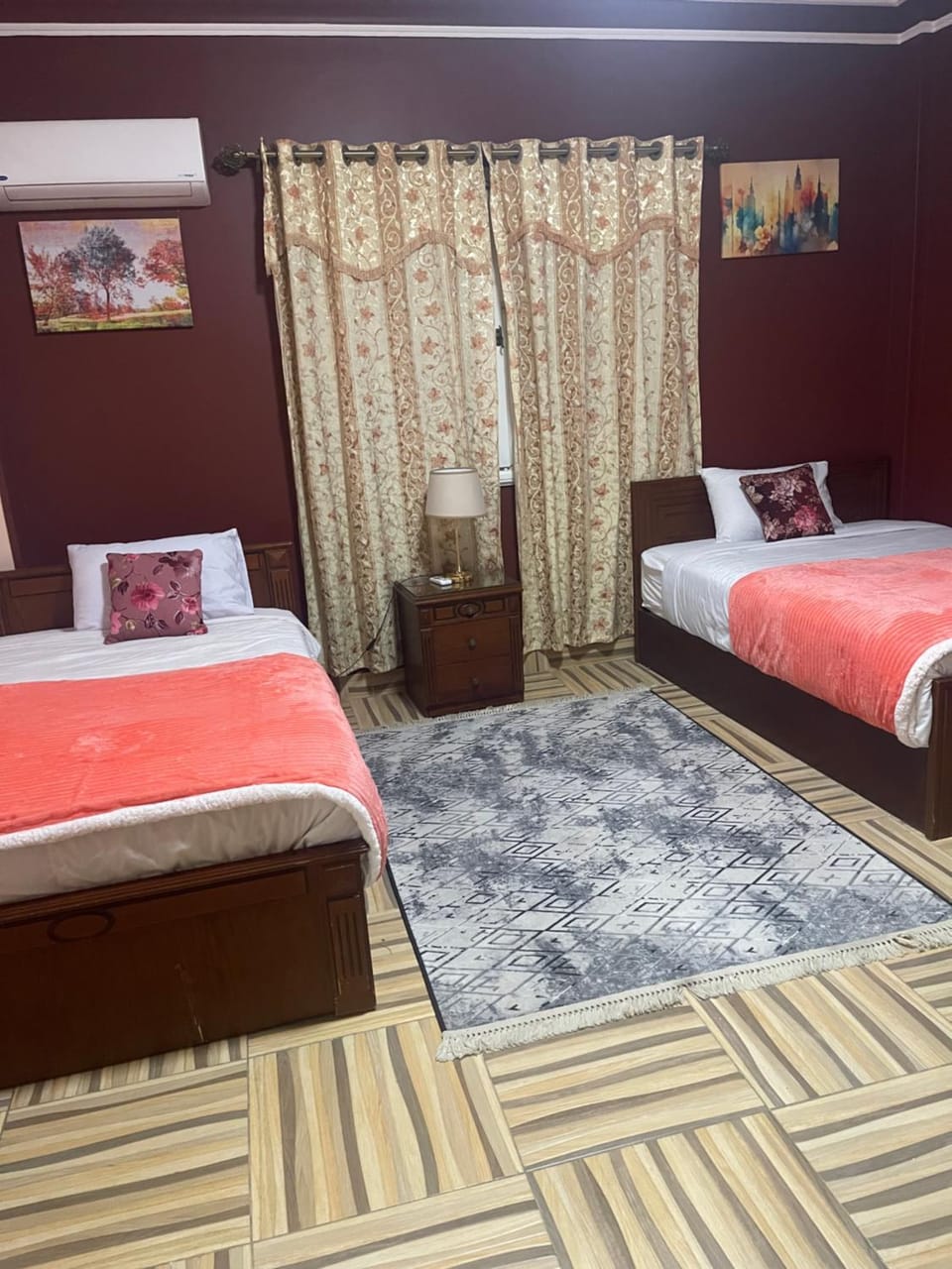 Photo of the whole room, Bedroom