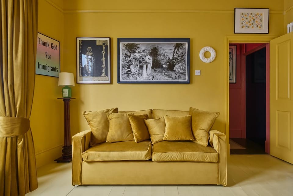 Living room, Seating area