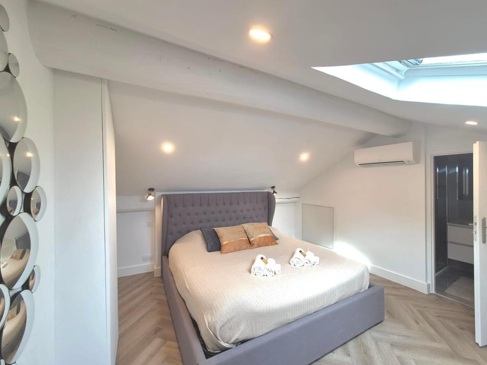 Luxury 3 bed 2 bath flat Cannes Croisette Apartment in Cannes