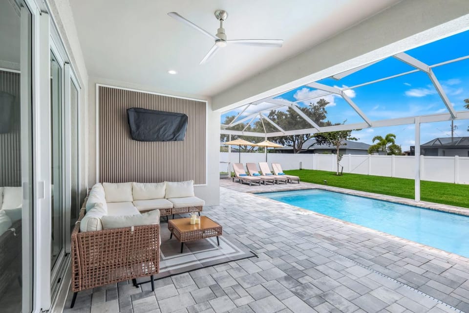Lounge or bar