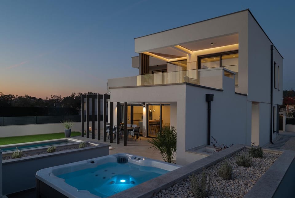 Villa Zenith with private pool and jacuzzi Villa in Šibenik-Knin County, Croatia