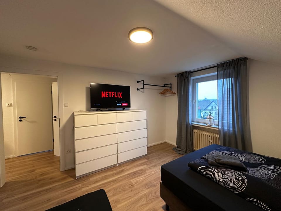 Bed, TV and multimedia, Photo of the whole room, Bedroom, wardrobe