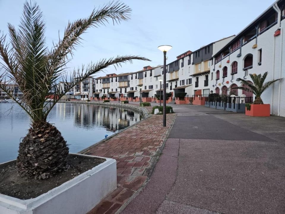 Appartement dans résidence piscine chauffée Apartment in Le Barcarès