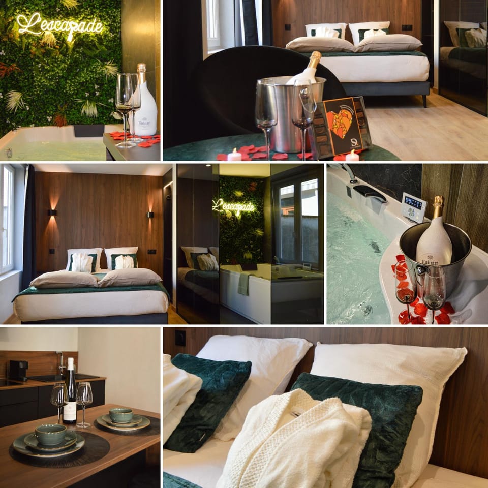 Bed, Food and drinks, Photo of the whole room, Bedroom