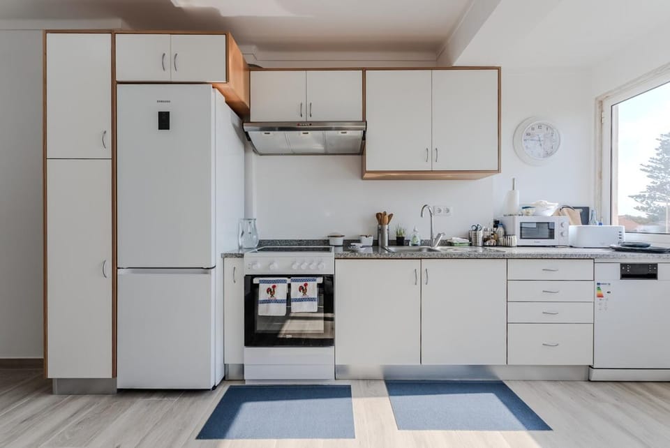 Sea Dunes Apt - 3 BR with sea view Apartment in Lisbon District