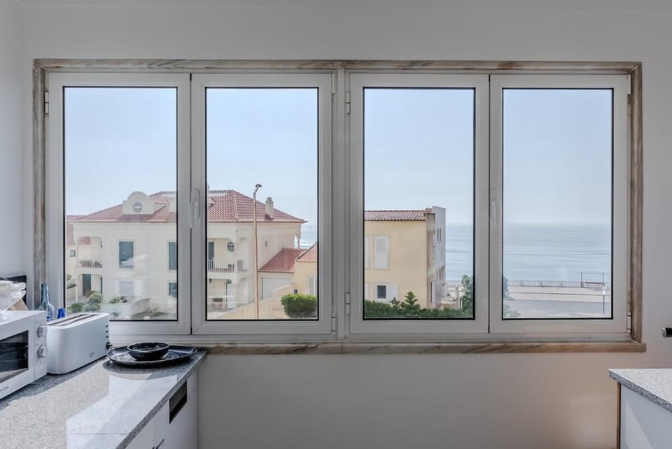 Sea Dunes Apt - 3 BR with sea view Apartment in Lisbon District