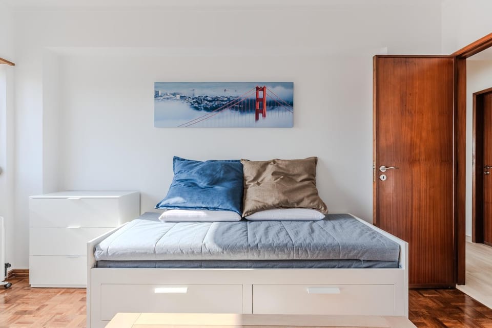 Sea Dunes Apt - 3 BR with sea view Apartment in Lisbon District
