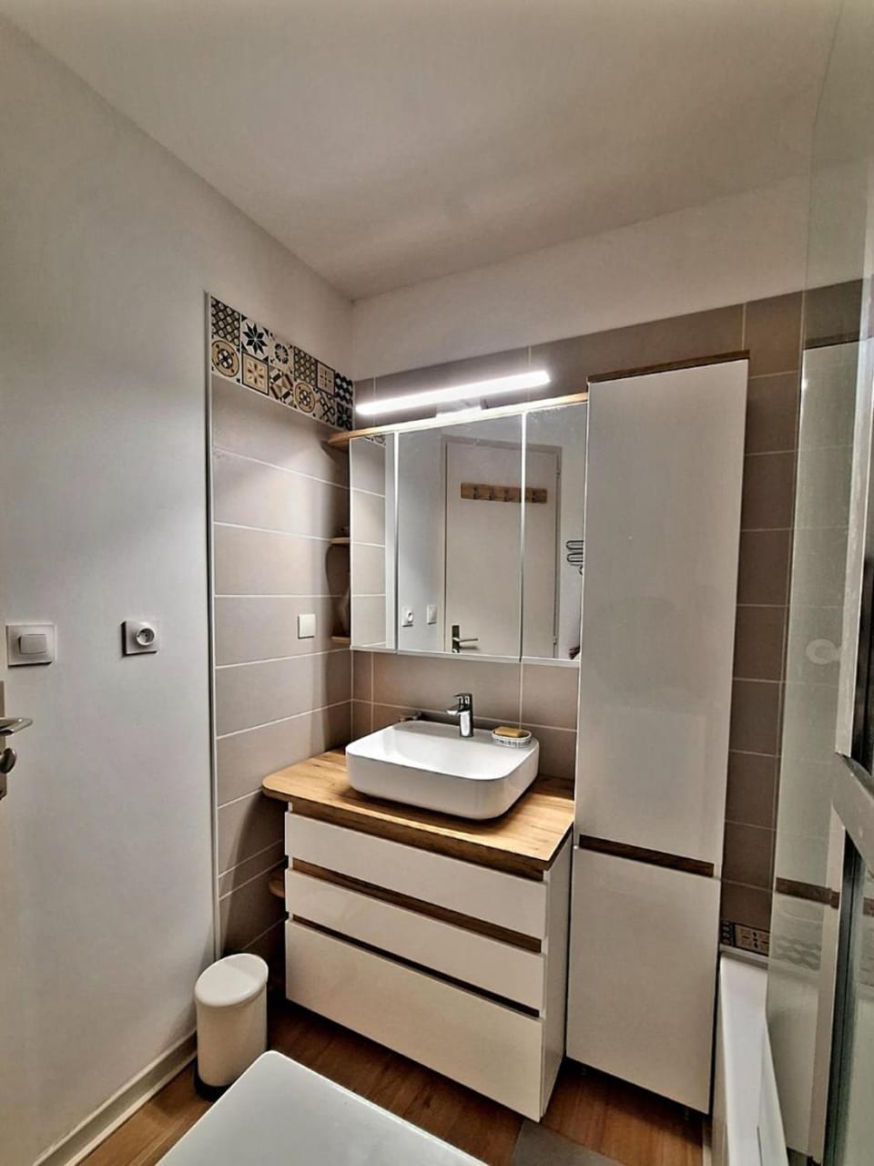 Superbe appartement climatisé, résidence avec piscine, proche des commerces et du port Apartment in Agde