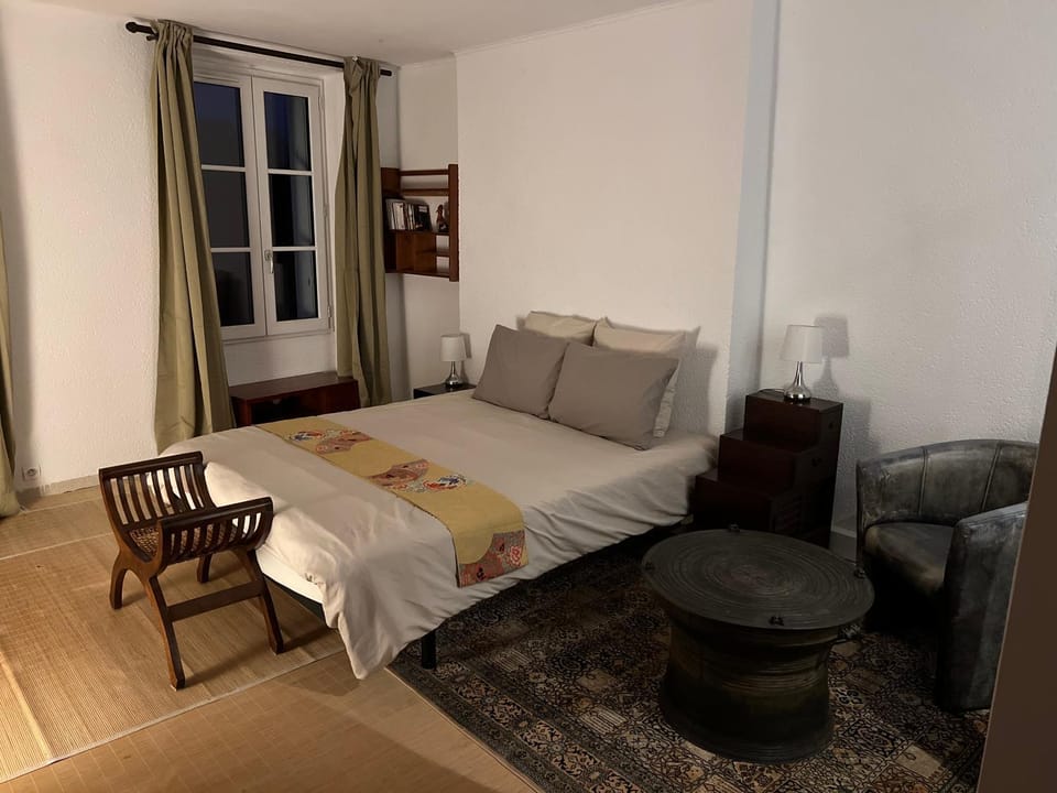 Bed, Photo of the whole room