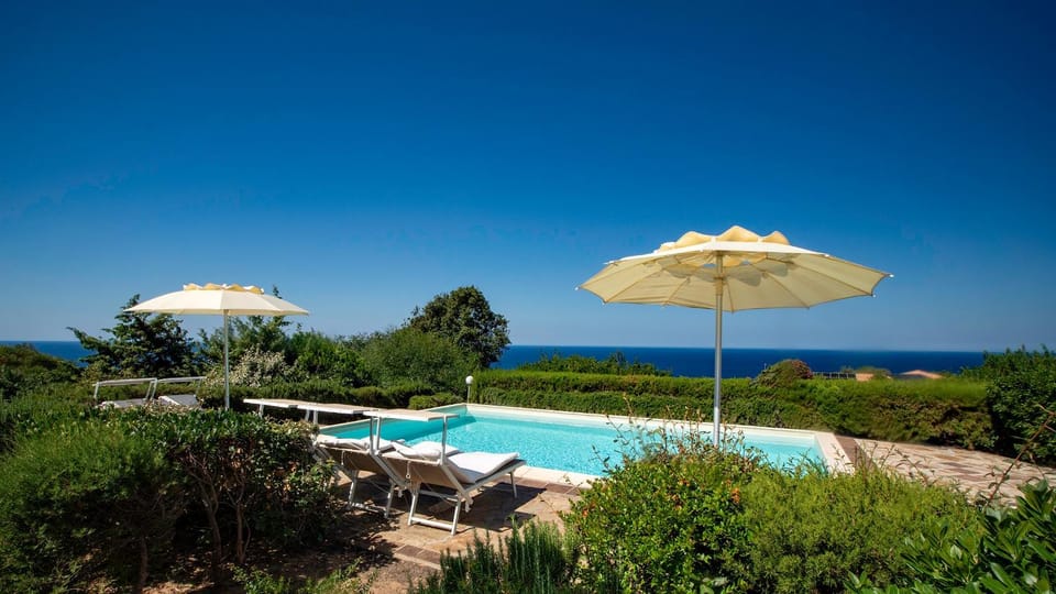 Natural landscape, Pool view, Sea view, sunbed