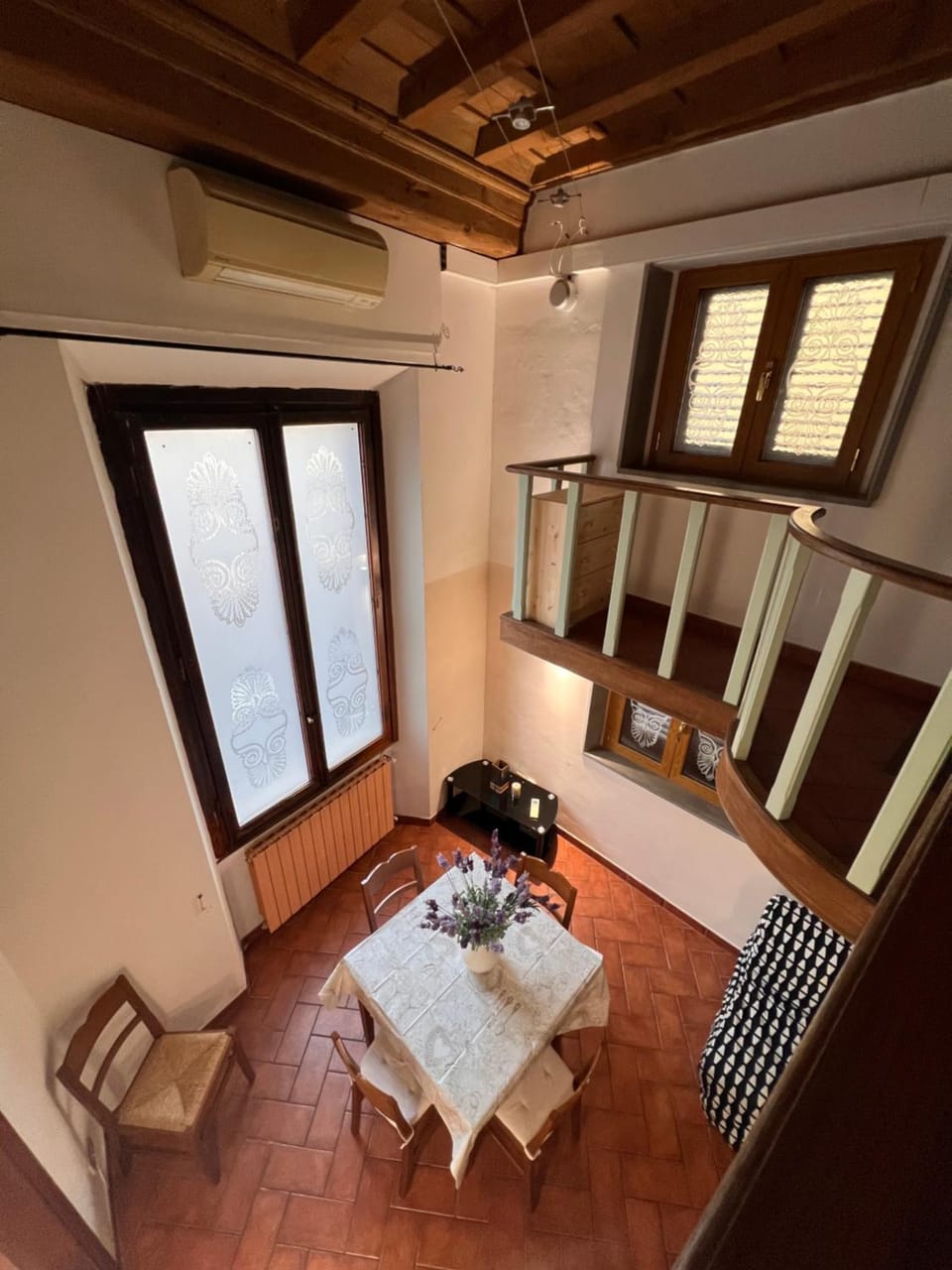 Living room, Dining area, air conditioner