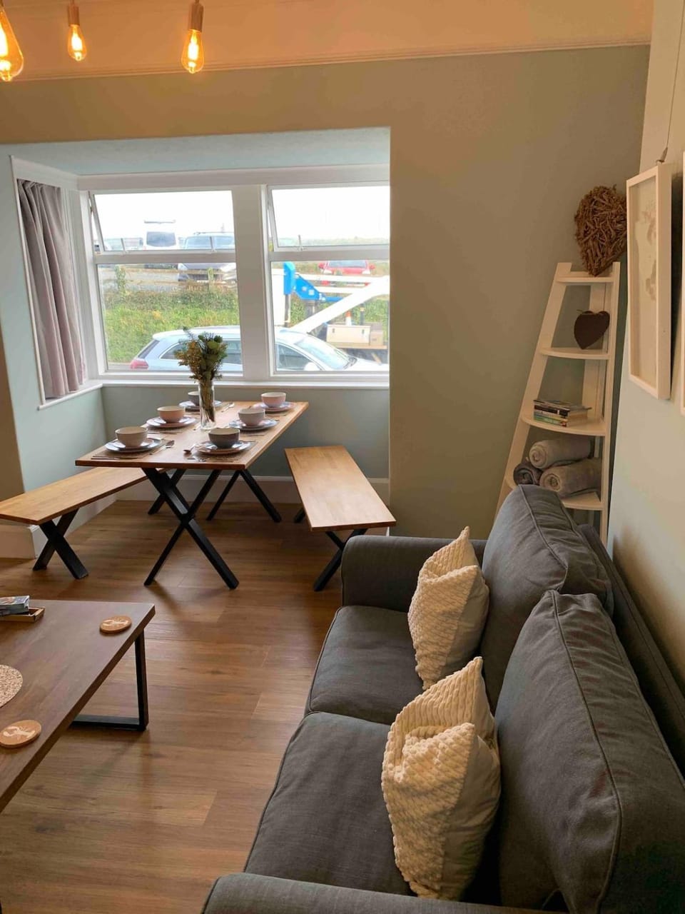 Living room, Dining area