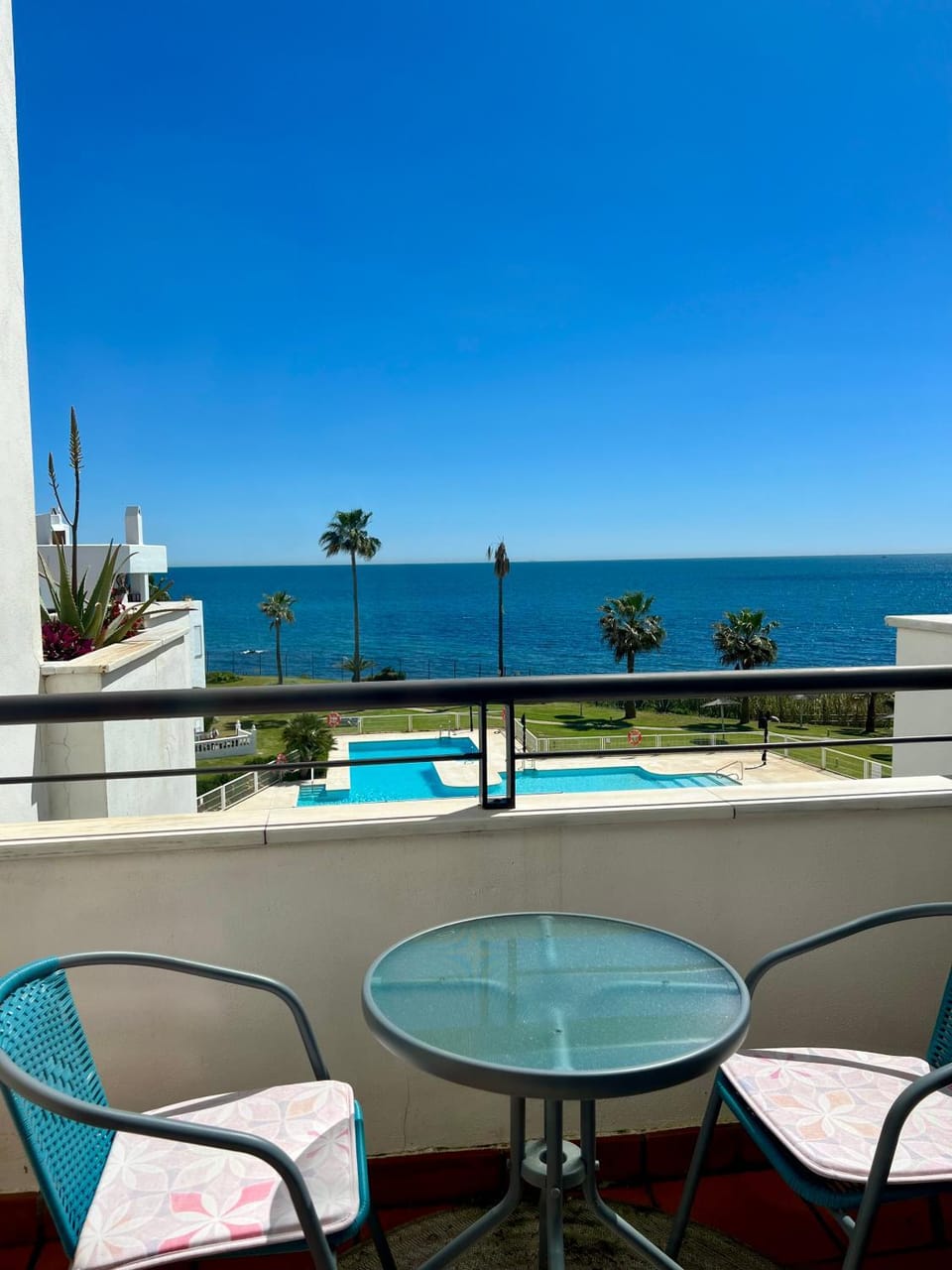 Day, Natural landscape, View (from property/room), Balcony/Terrace, Pool view, Sea view, Swimming pool