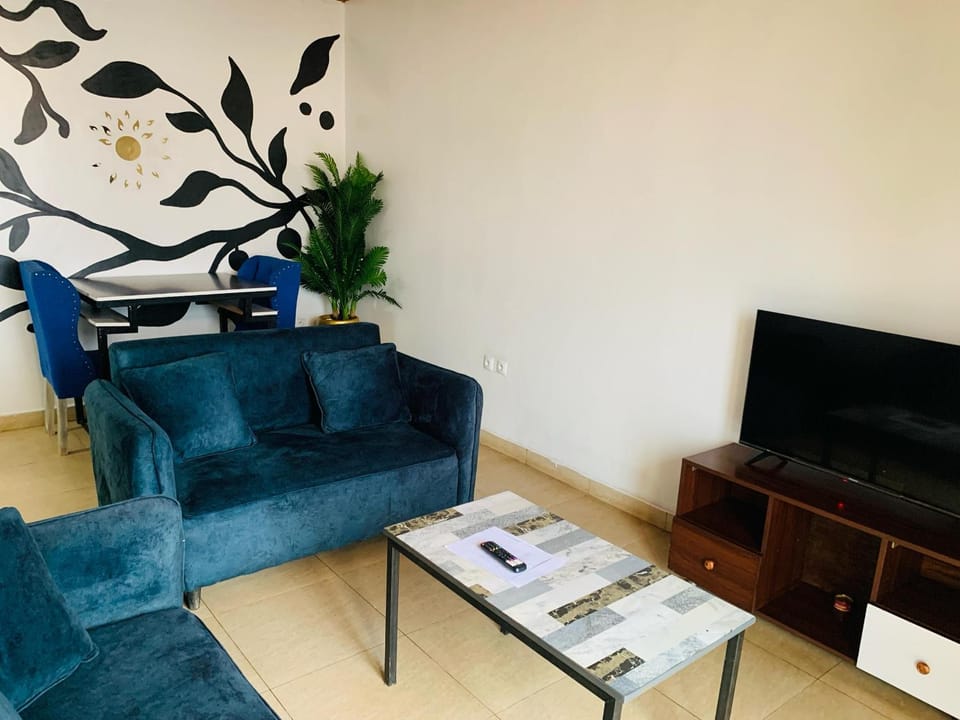 Communal lounge/ TV room, TV and multimedia, Living room, Seating area, Evening entertainment