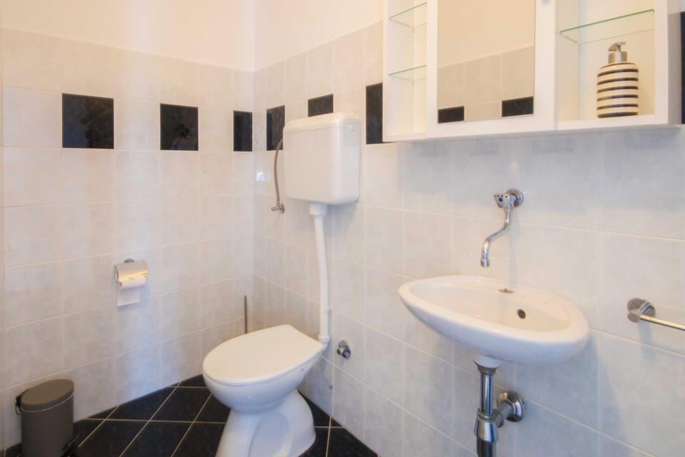 Toilet, Bathroom