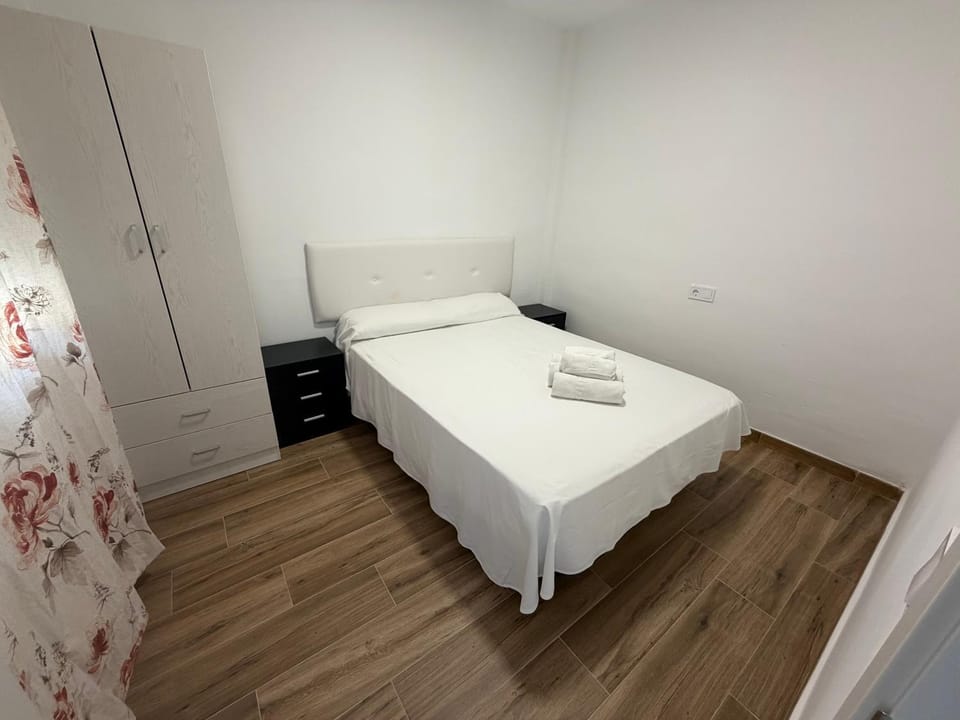 Bedroom, wardrobe