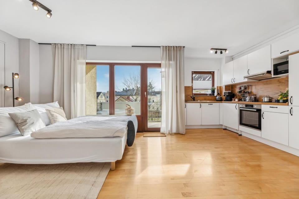 Bed, Kitchen or kitchenette, Living room