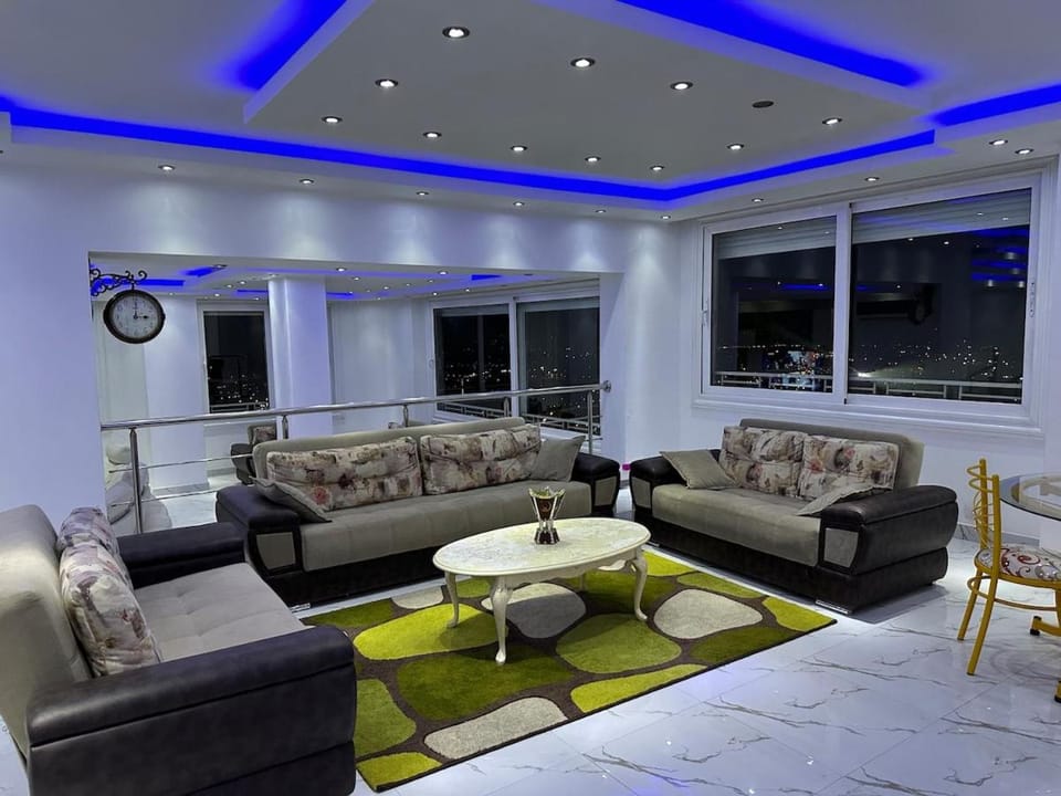 Amazing apartments overlooking all of Egypt Apartment in Cairo