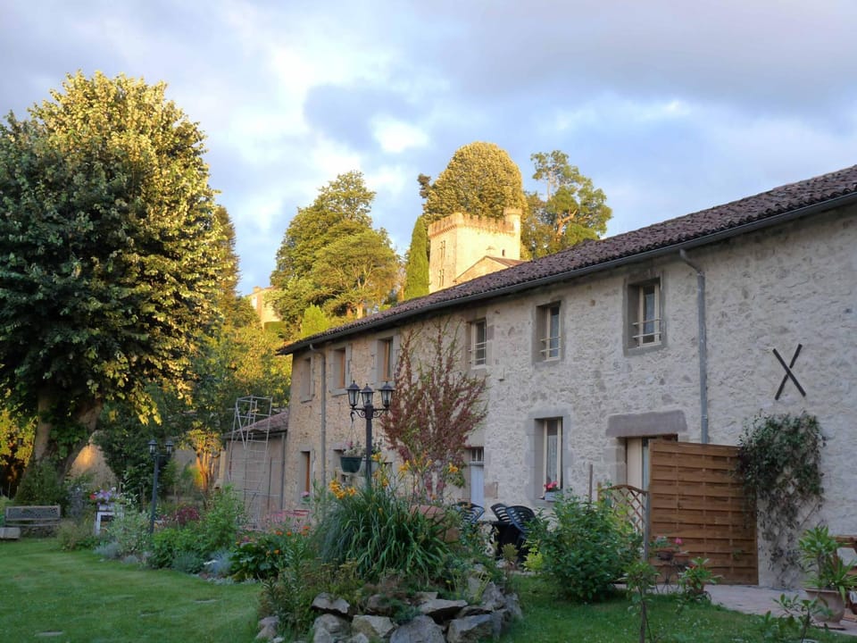 Gîte des trois pommes House in Nouvelle-Aquitaine