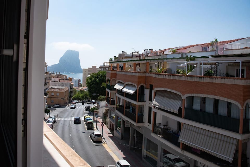 City view, Sea view