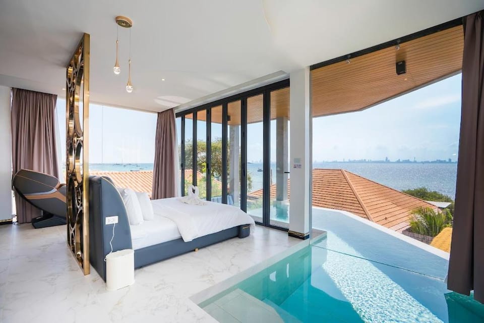 Bedroom, Sea view, Swimming pool
