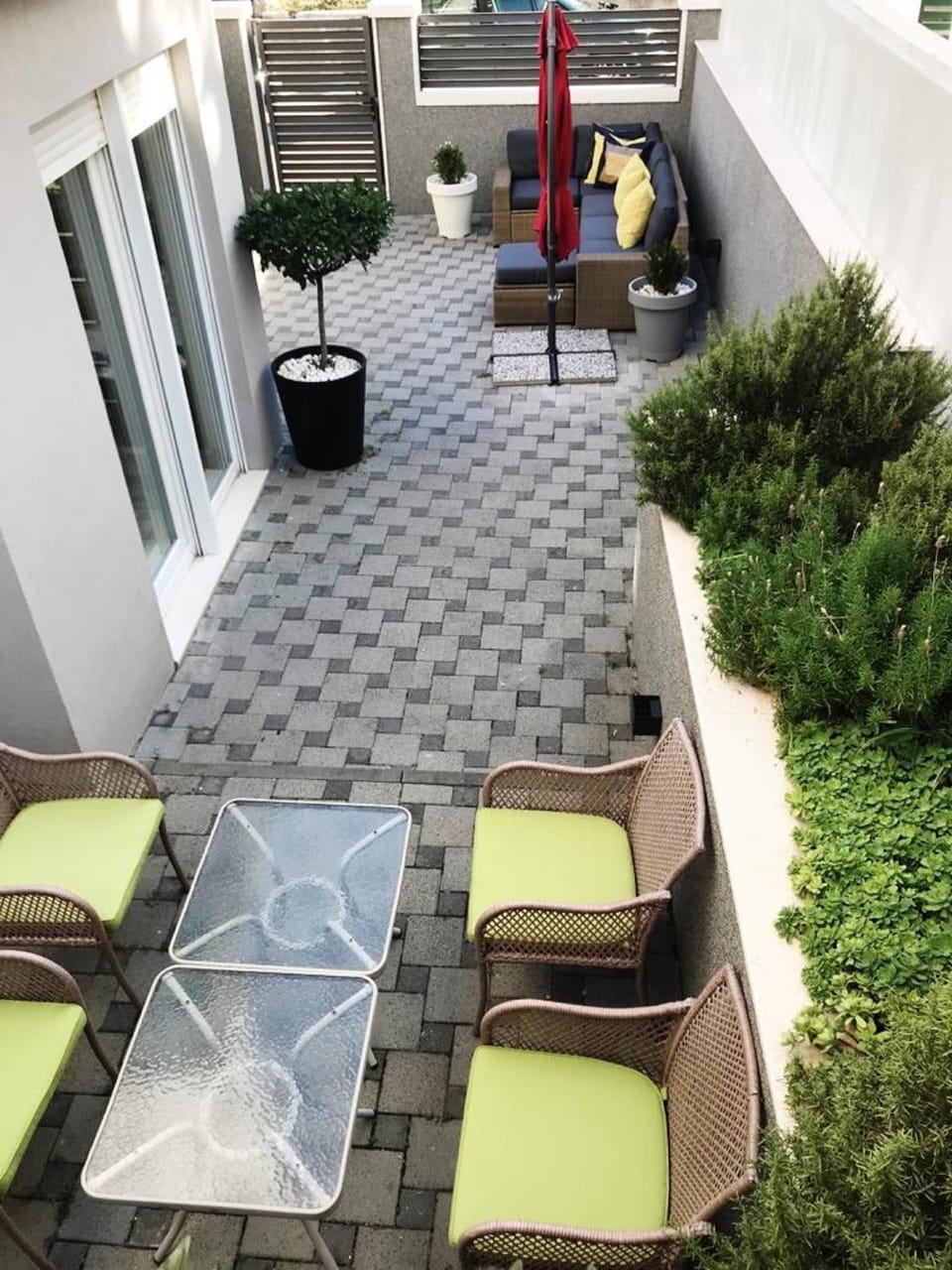 Patio, Facade/entrance, Garden, Balcony/Terrace, Seating area, Garden view