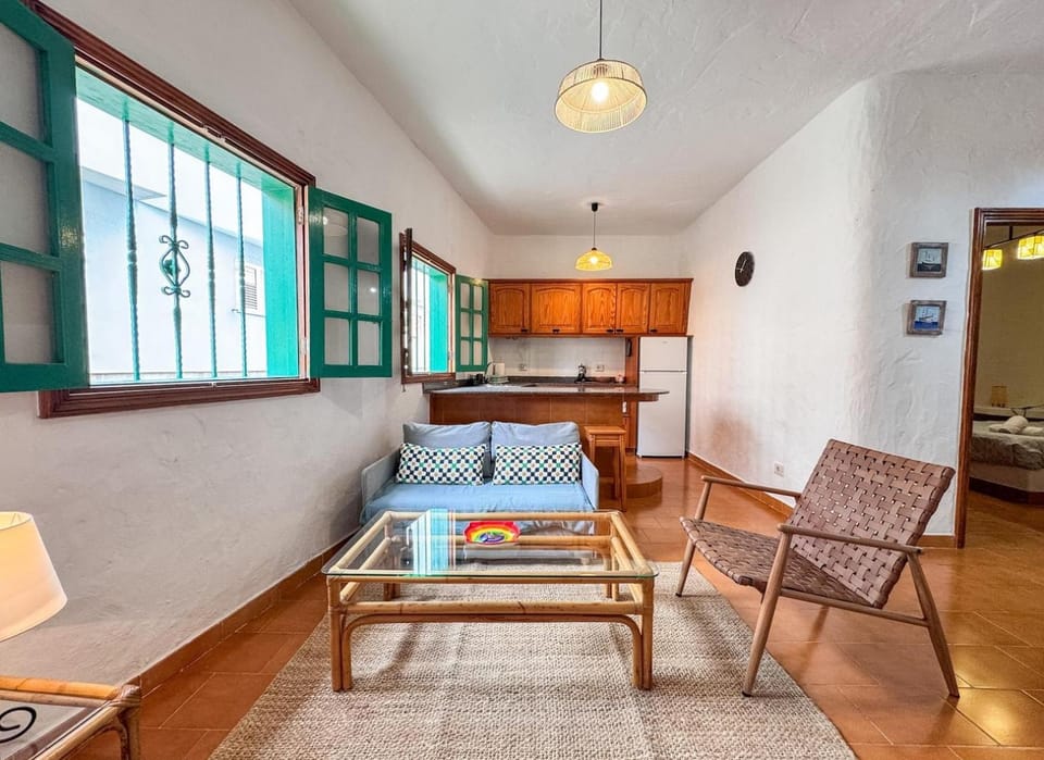 Living room, Photo of the whole room, Seating area, Dining area