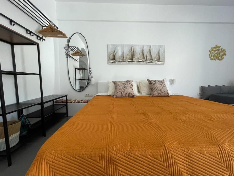 Cavalari Santorini - Sunny and quiet room #2 Apartment in Santorini