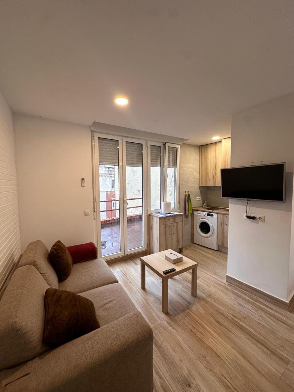 TV and multimedia, Living room, Seating area