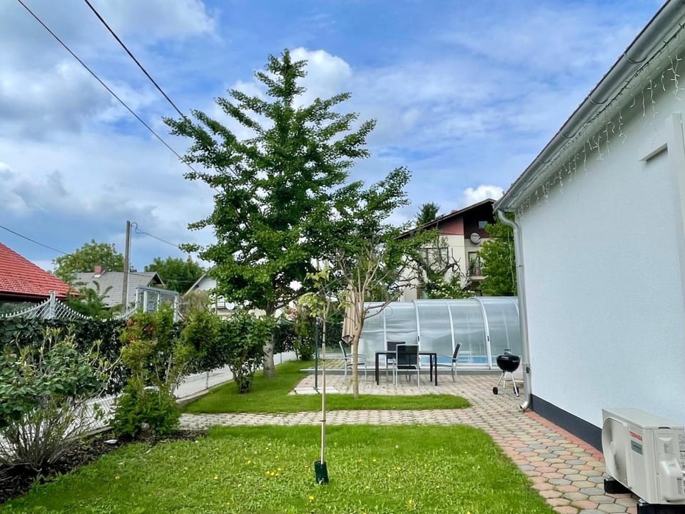 Property building, Spring, Day, Natural landscape, Garden, Garden view