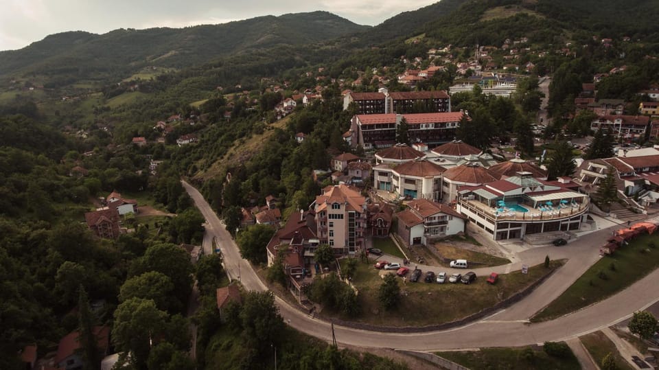 Bird's eye view, Landmark view, Mountain view