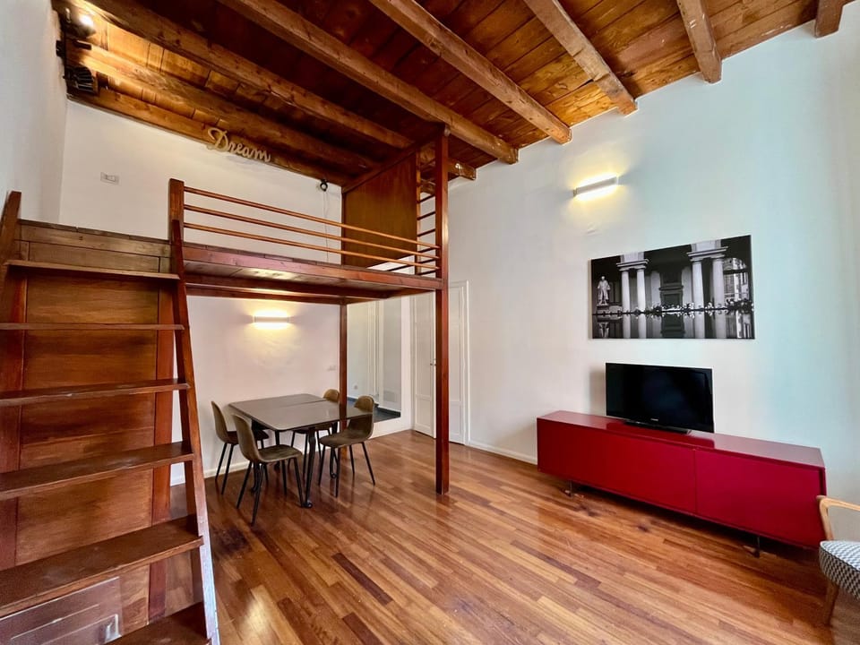 Communal lounge/ TV room, TV and multimedia, Dining area, Evening entertainment