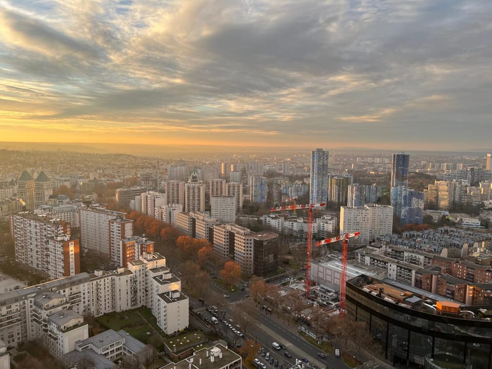 Netflix & sky jacuzzi Apartment in Puteaux