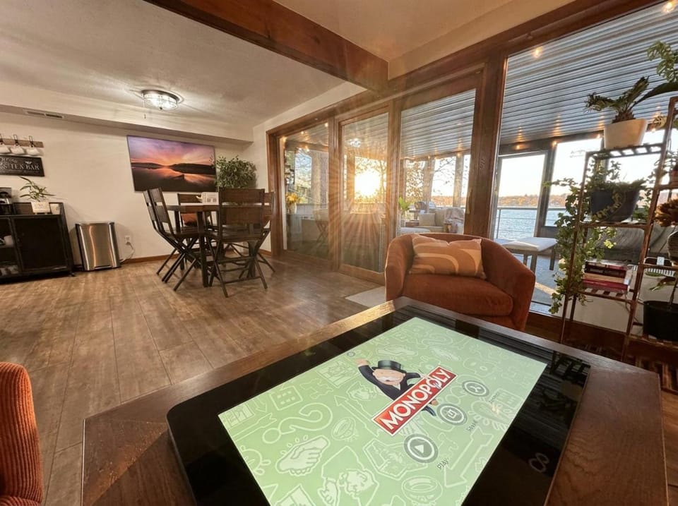 Cozy lakefront Aframe w hot tub & dock House in Decatur