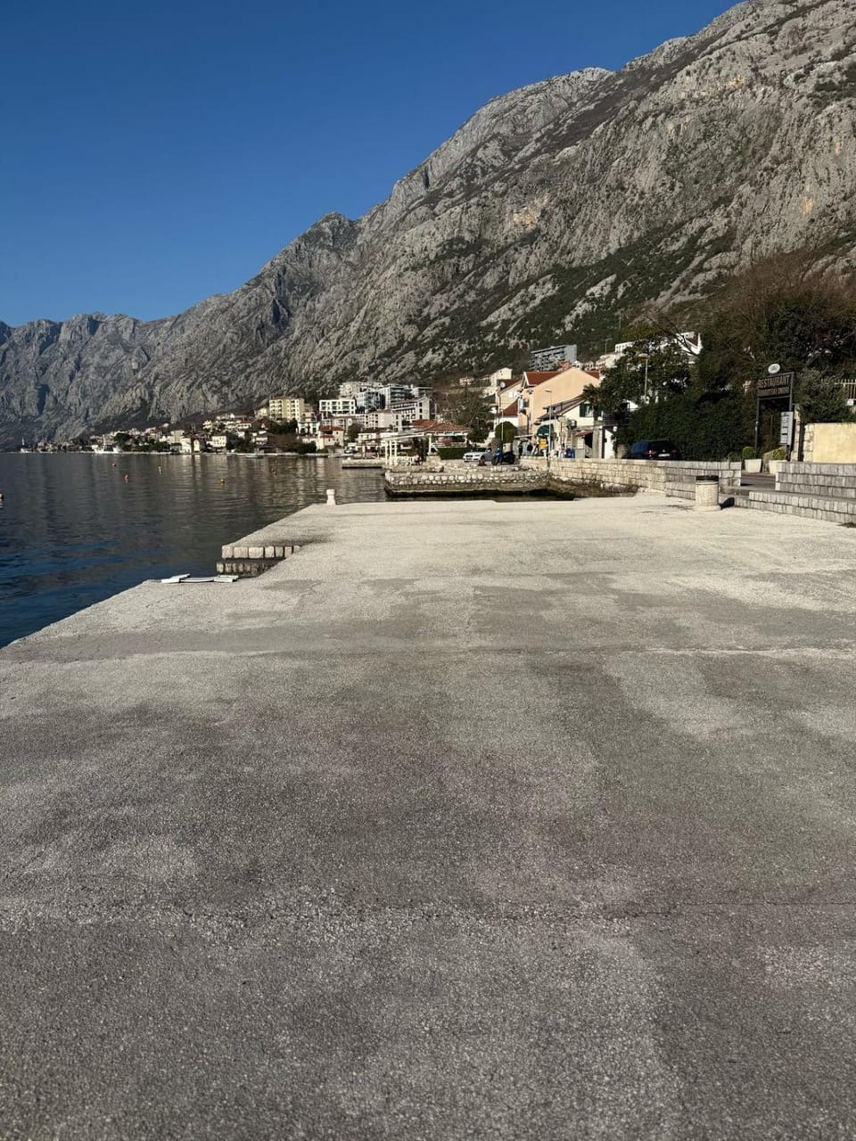 Alex Studio 50m from the sea,free private parking Apartment in Dobrota