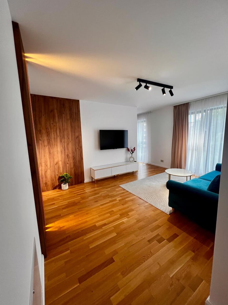 TV and multimedia, Living room, Time of day