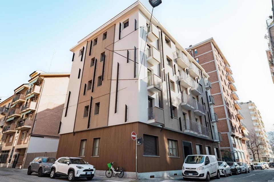 Property building, Day, Street view