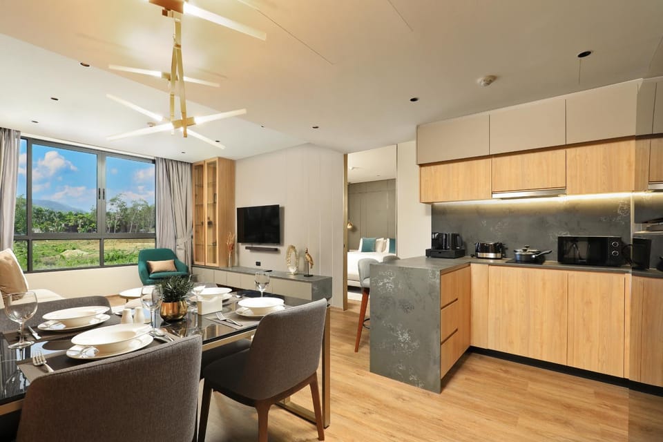 Communal lounge/ TV room, TV and multimedia, Coffee/tea facilities, Kitchen or kitchenette, Living room, Seating area, Dining area, stove, toaster