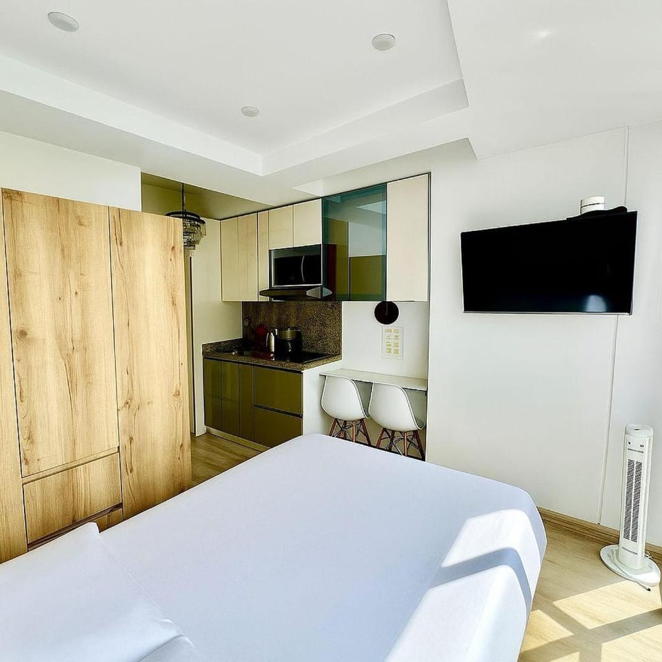 Bed, TV and multimedia