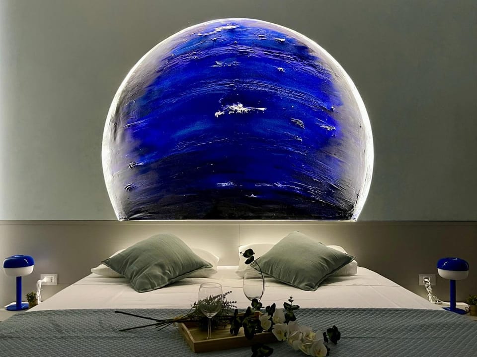 Bed, Photo of the whole room, Decorative detail, Bedroom