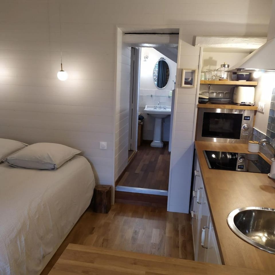 STUDIO HORTENSIA à 2 pas du port - Confortable, classé 2 étoiles Apartment in Cancale