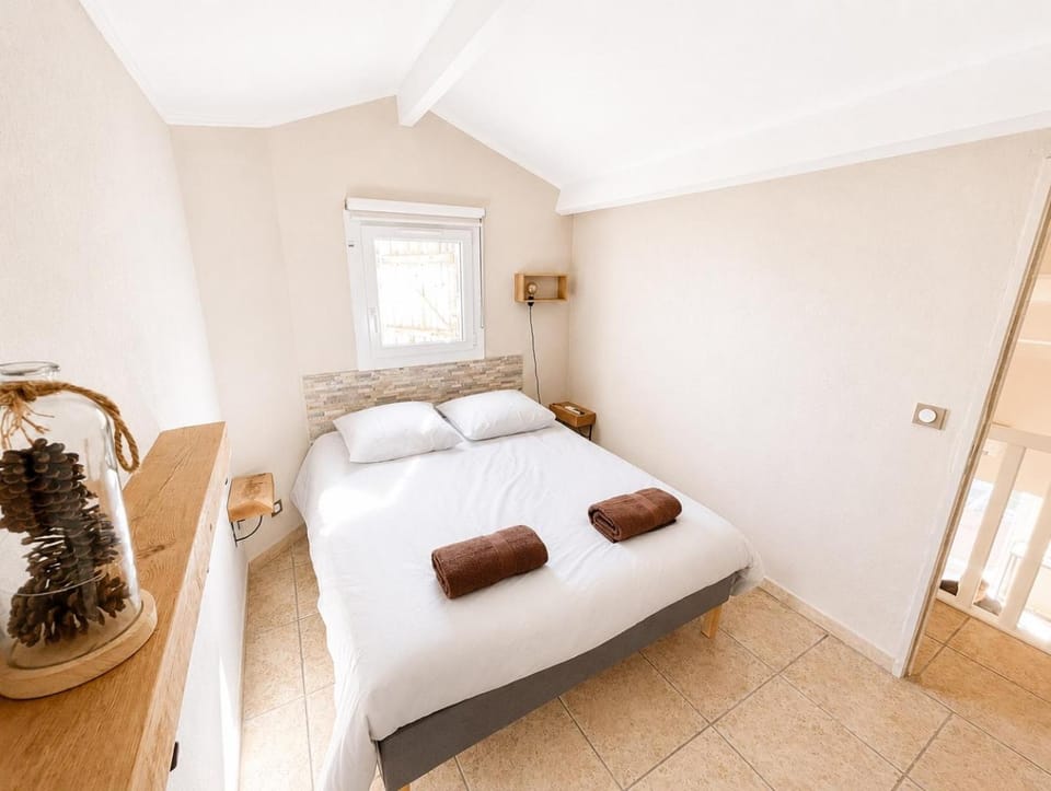 pretty villa club cosy Bandol House in French Riviera